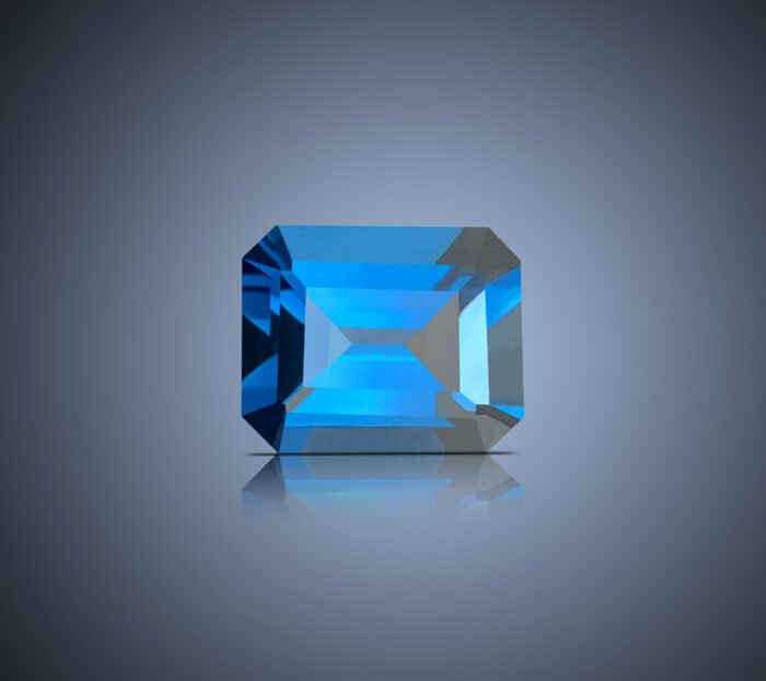 3.5 Carats Amazingly Beautiful London Blue Topaz Gemstone